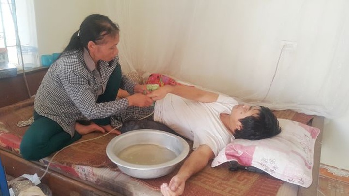 Woman struggles to take care of ill family - 2 Woman struggles to take care of ill family - 2