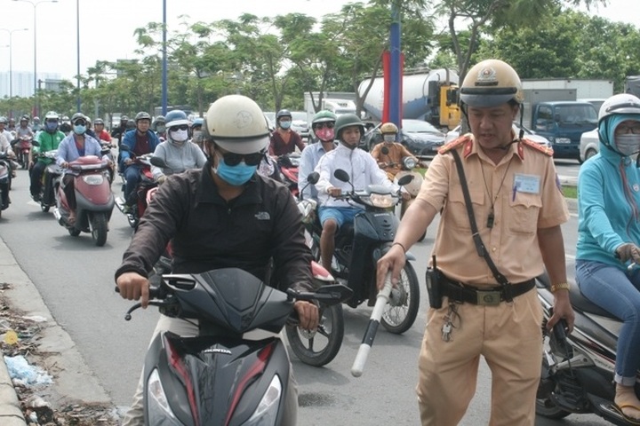 Thousands of traffic violations reported in HCM City - 2