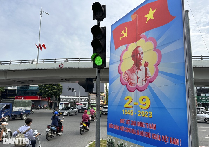 Hanoi decorated for National Day celebrations - 2 Hanoi decorated for National Day celebrations - 2