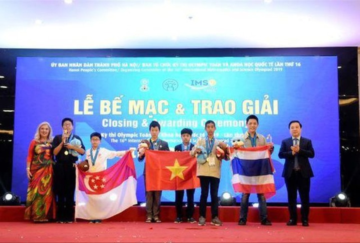 Vietnamese win 15 golds at maths-science competition - 1 Vietnamese win 15 golds at maths-science competition - 1