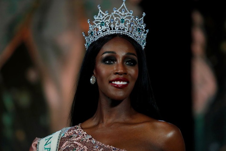 American crowned queen in Thai transgender pageant - 1
