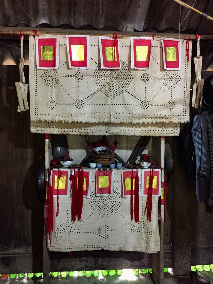 H'mong ethnic group continues traditional paper-making craft - 2 H'mong ethnic group continues traditional paper-making craft - 2