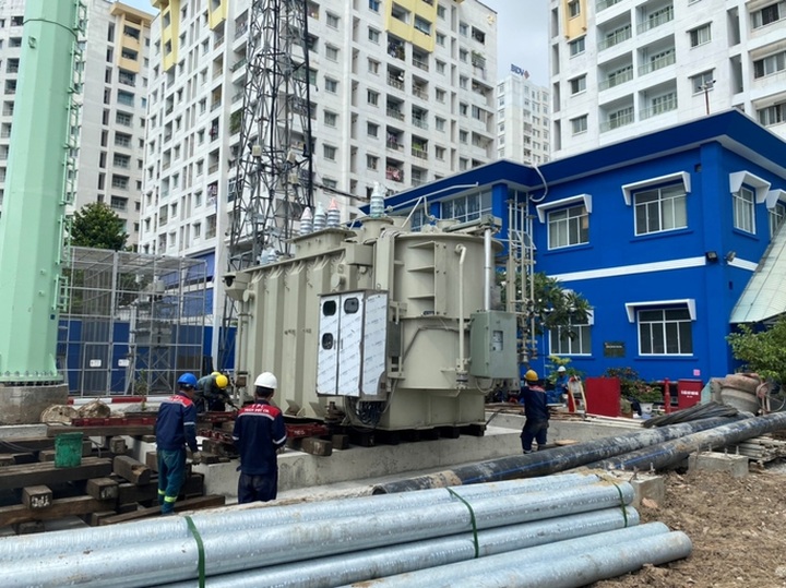 HCM City to carry out 44 power projects this year - 1