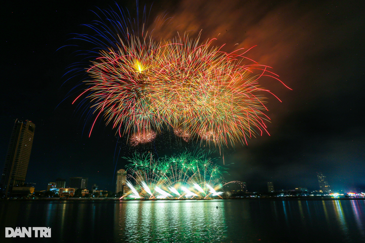 Finland, Vietnam kick off Da Nang firework festival - 2 Finland, Vietnam kick off Da Nang firework festival - 2