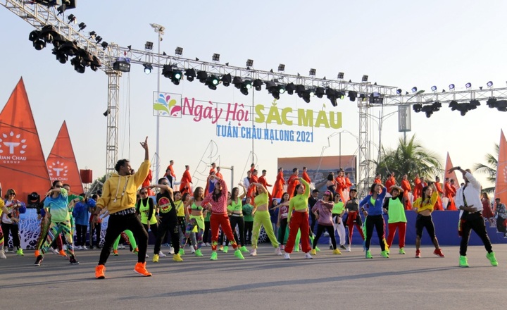 Quang Ninh hosts Winter Carnival 2022 - 1
