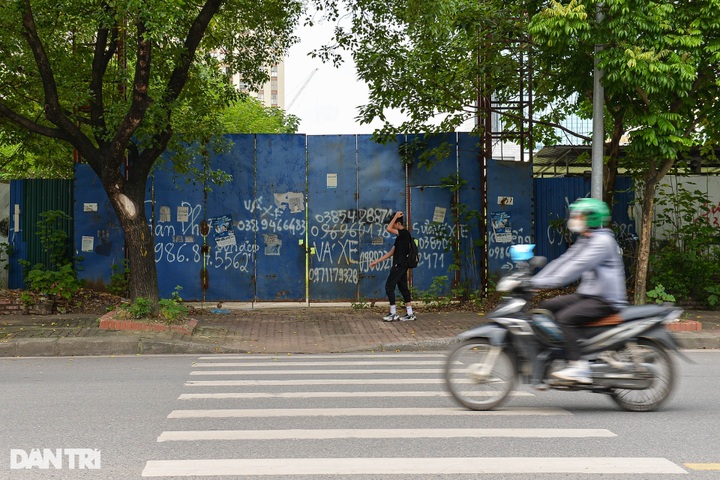 VND1.6-trillion park in Hanoi left for over a decade - 4 VND1.6-trillion park in Hanoi left for over a decade - 4