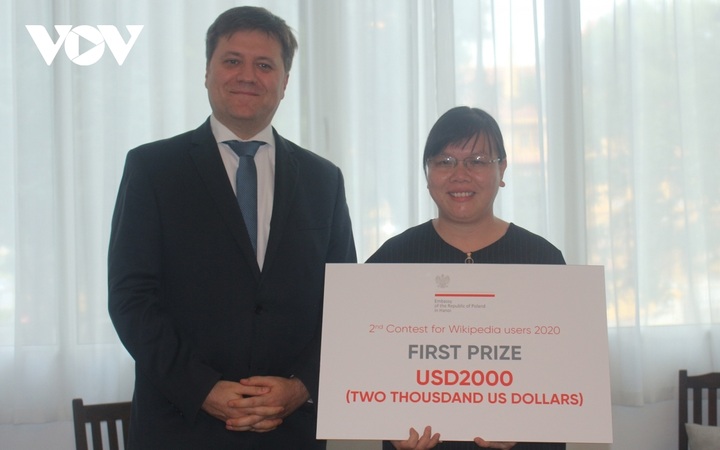 Vietnamese writers honoured for knowledge of Poland - 1