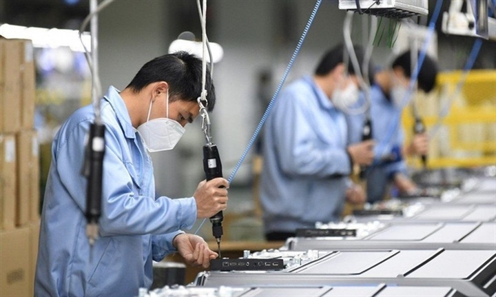 Business associations propose delaying minimum wage increase - 1