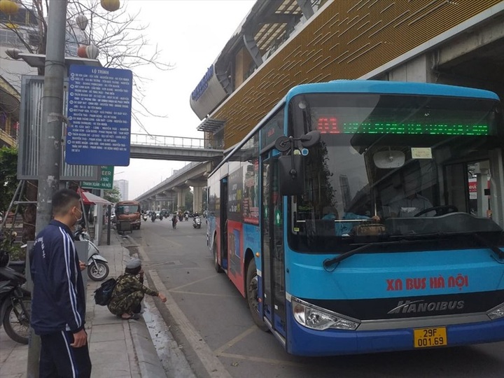 All buses in Hanoi installed with cameras - 1