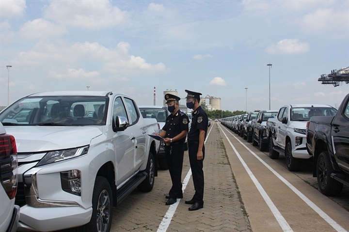 Vietnam posts all-time high auto imports in 2022 - 1