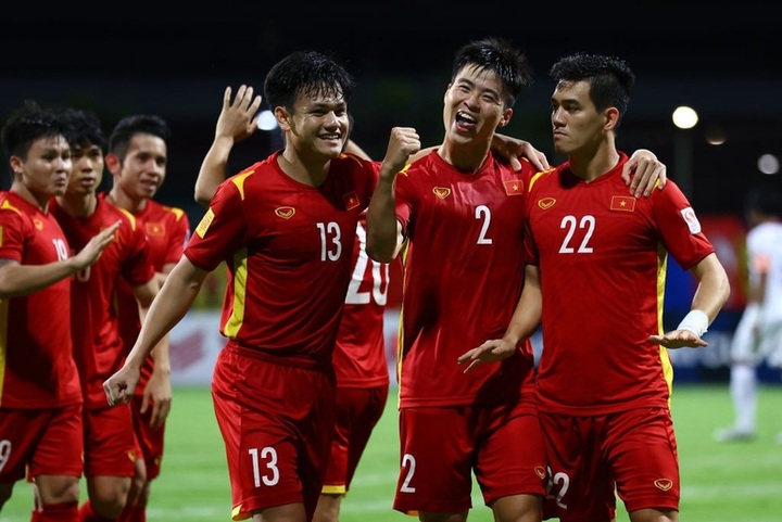 Vietnam cruise past Cambodia 4-0 to reach AFF Cup last four - 1