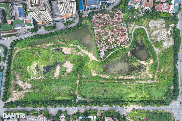 VND1.6-trillion park in Hanoi left for over a decade - 1 VND1.6-trillion park in Hanoi left for over a decade - 1