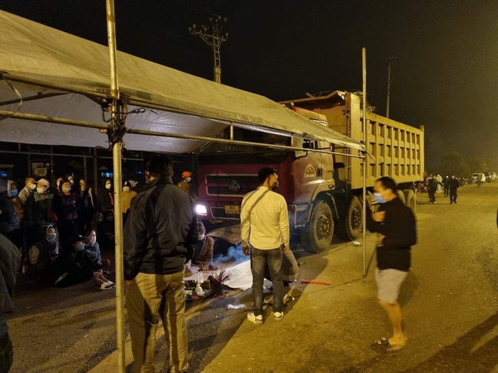 Four people die in Thanh Hoa traffic accident - 1 Four people die in Thanh Hoa traffic accident - 1
