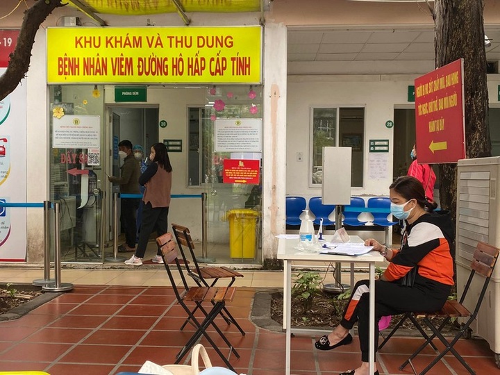 Hanoi hospital opens first Covid-19 clinic - 1