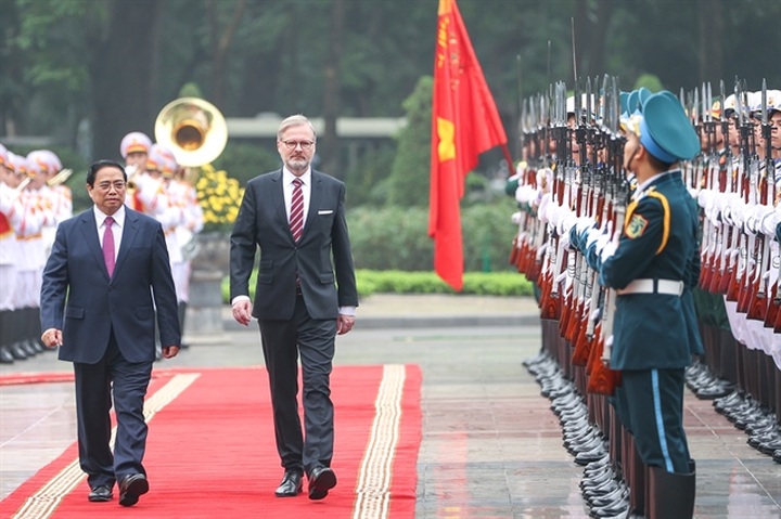 PM chairs official welcome ceremony for Czech counterpart - 1