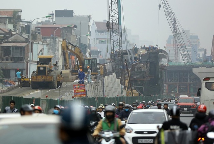 Hanoi chairman instructs drastic measures against air pollution - 1 Hanoi chairman instructs drastic measures against air pollution - 1