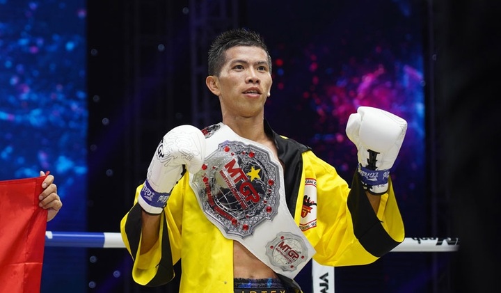 Vietnamese fighters win silver belts in first pro MTGP - 1