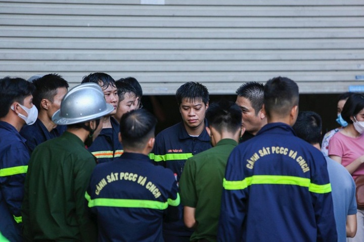 Three firefighters die in Hanoi blaze - 3