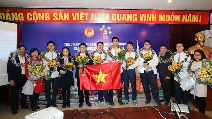 Vietnamese students win five gold medals at Int’l Olympiad of Metropolises - 1 Vietnamese students win five gold medals at Int’l Olympiad of Metropolises - 1