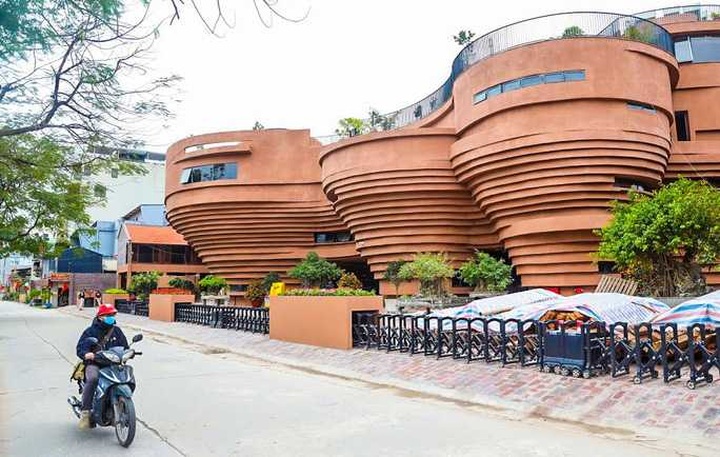 Bat Trang craft village centre nearly complete - 2