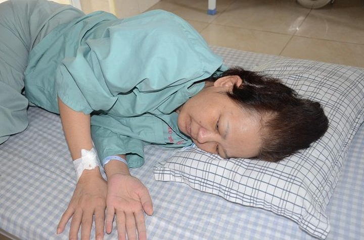 Disabled single woman struggling with lung cancer needs help - 2 Disabled single woman struggling with lung cancer needs help - 2