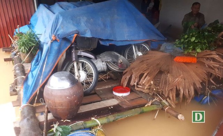 Many communes in Ha Tinh under water - 12