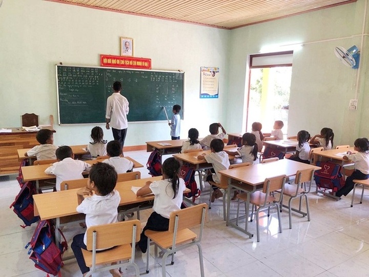 Community helps build school for disadvantaged children - 2 Community helps build school for disadvantaged children - 2