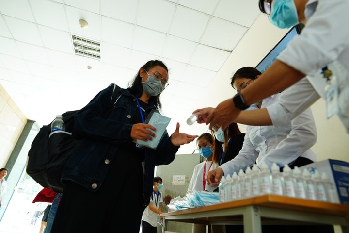 Ho Chi Minh university ensures safety for students amid virus outbreak - 3 Ho Chi Minh university ensures safety for students amid virus outbreak - 3