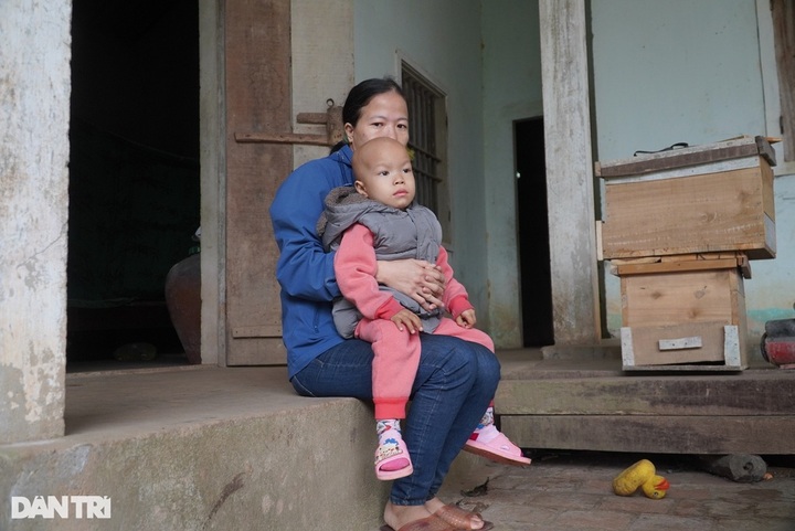 Poor mother seeks help for ailing daughter - 1