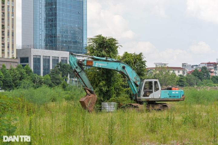 VND1.6-trillion park in Hanoi left for over a decade - 5 VND1.6-trillion park in Hanoi left for over a decade - 5
