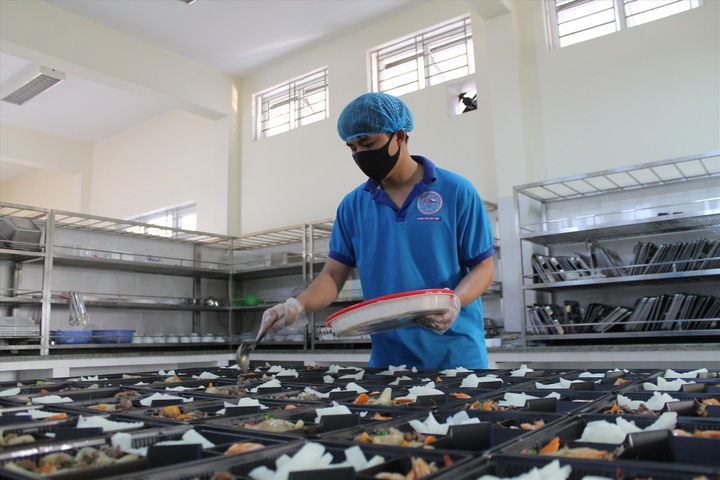 Well-prepared meals for quarantined people - 3