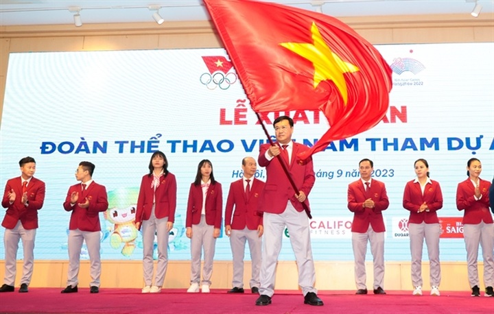 Vietnamese Olympic team fly to China ahead of ASIAD - 1 Vietnamese Olympic team fly to China ahead of ASIAD - 1