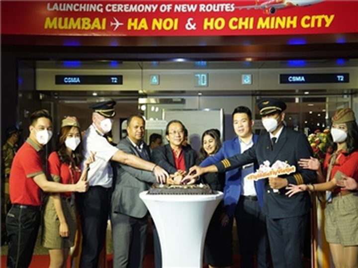Vietjet launches direct flights between Hanoi/HCM City and Mumbai - 1