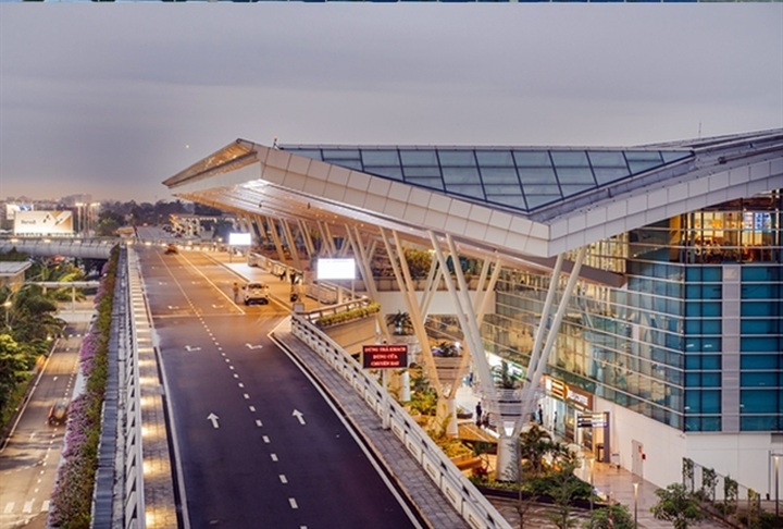 Danang International Airport receives Skytrax’s 5-star rating - 1