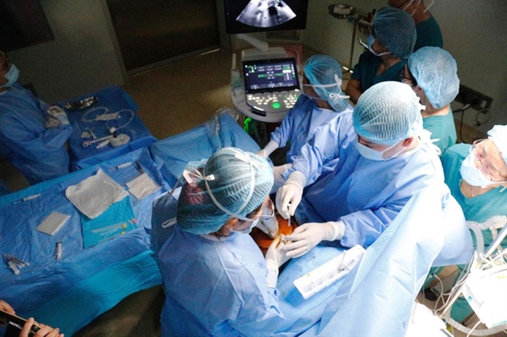 HCM City hospitals perform Southeast Asia’s 1st foetal cardiac surgery - 1