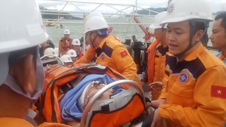 Japanese tourist resuced from stroke offshore Nha Trang - 1