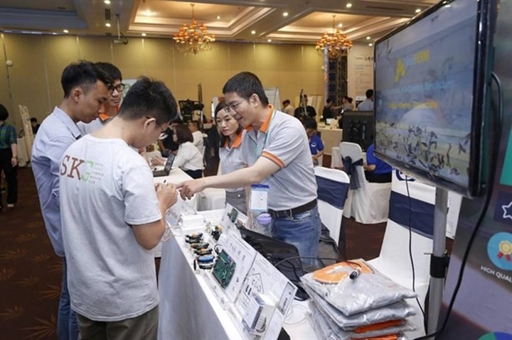 Vietnam Start-up Day attracts nearly 200 Vietnamese and foreign start-ups - 1