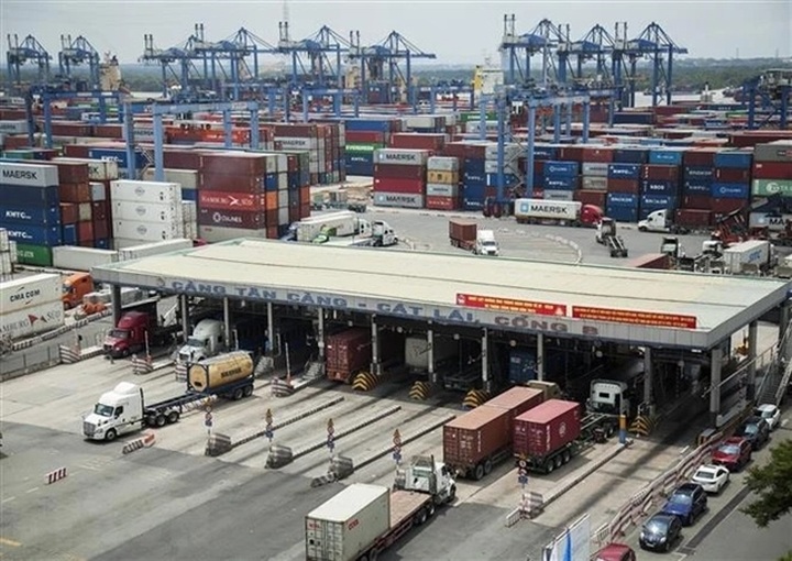 Businesses must start taking protective measures against volatile exchange rate - 1