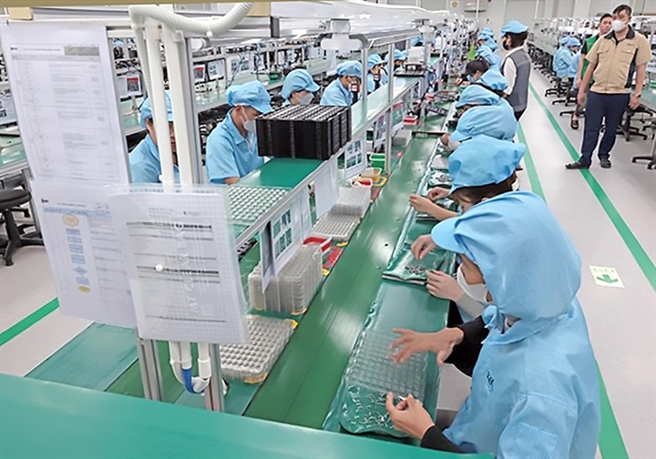 Industrial production expands over 6% year on year in Q1: MoIT - 1 Industrial production expands over 6% year on year in Q1: MoIT - 1