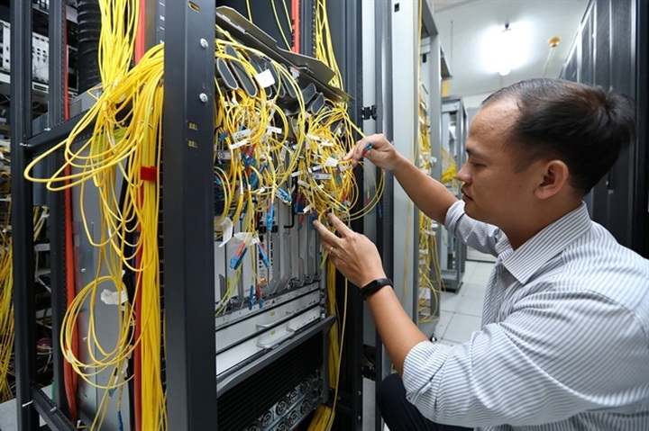 Vietnam to have 10 new undersea fibre optic cable lines - 1