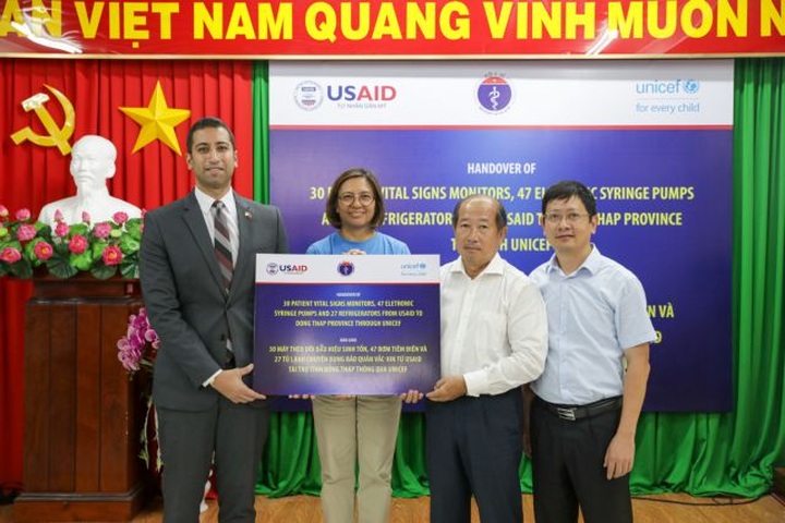 Medical supplies handed over to provinces as support from USAID, UNICEF - 1 Medical supplies handed over to provinces as support from USAID, UNICEF - 1