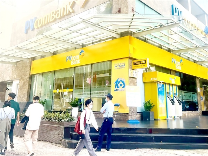 Property market slump prevents banks from selling collateral to recover bad debts - 1