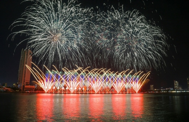 Finland takes Danang Fireworks title - 2