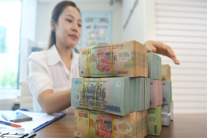 Savings of individual customers at banks hit record high - 1