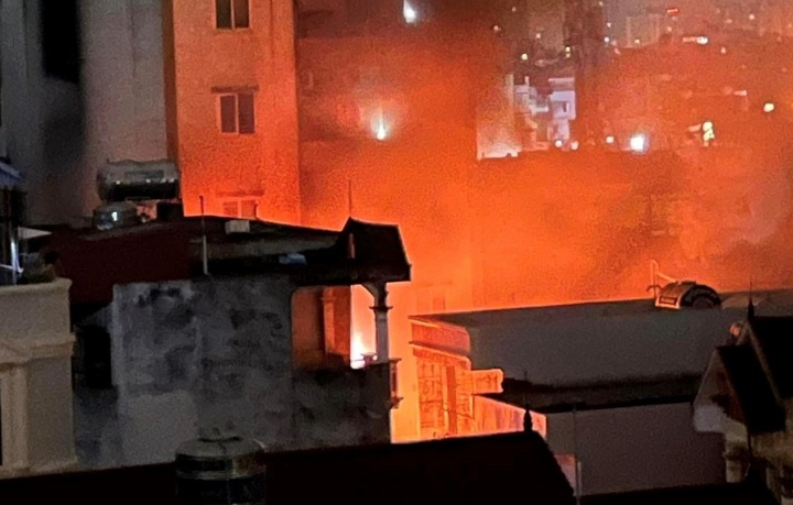 Hanoians rush to buy firefighting equipment after tragic fire - 1 Hanoians rush to buy firefighting equipment after tragic fire - 1