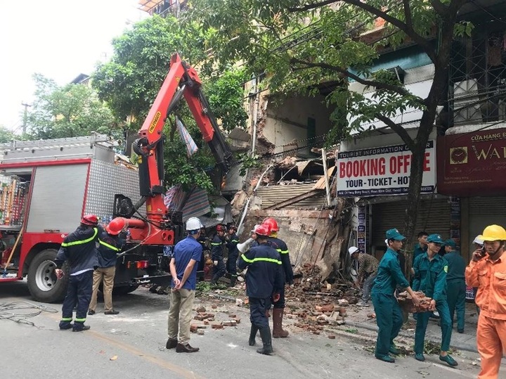 Hanoi Old Quarter houses face deterioration - 1 Hanoi Old Quarter houses face deterioration - 1