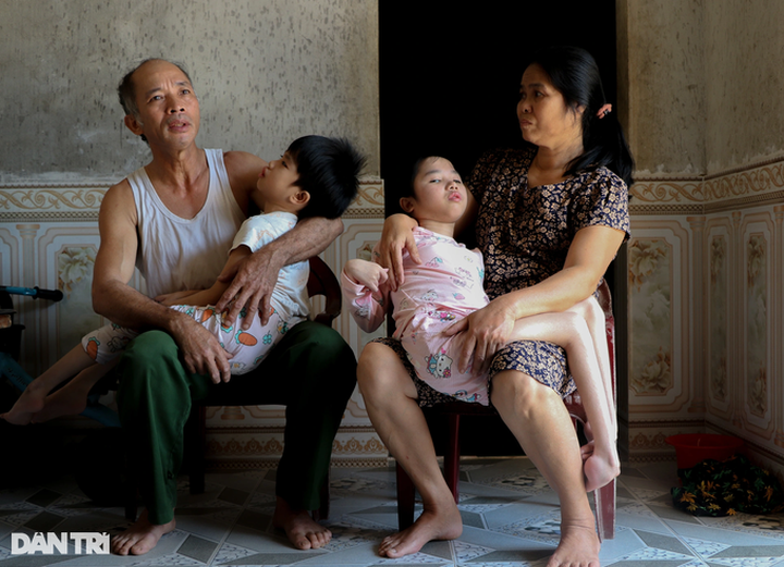 Man seeks community support for ailing wife and children - 1 Man seeks community support for ailing wife and children - 1