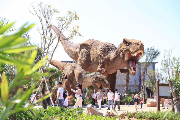 Binh Thuan targets nearly 10 million tourists this year - 1