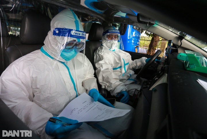 A day in the life of Covid-19 taxi-ambulances - 1 A day in the life of Covid-19 taxi-ambulances - 1