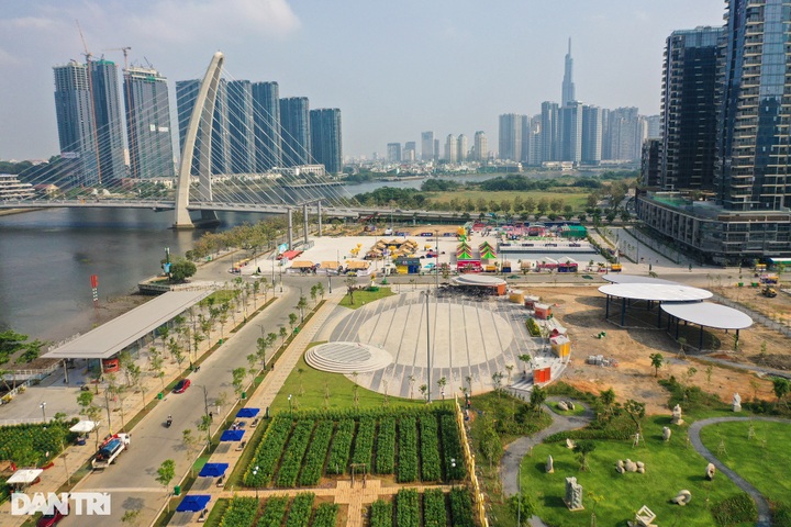 Saigon River Park gets facelift ahead of Tet - 4 Saigon River Park gets facelift ahead of Tet - 4